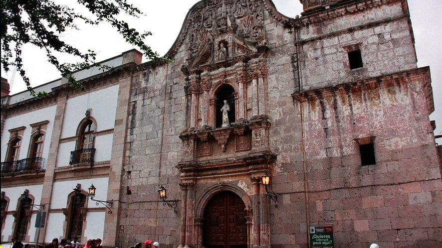 Estacionamiento Público Capuchinas