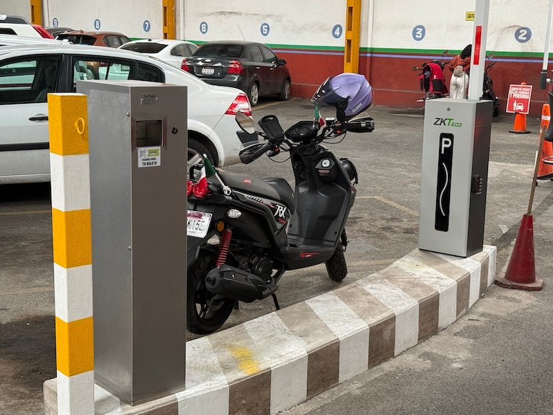 Validador de Salida Equipo Estacionamiento